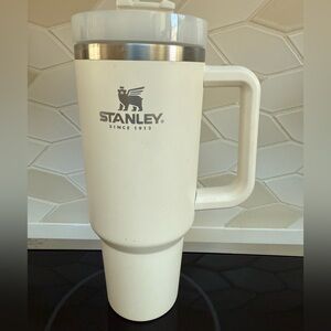 Stanley THE QUENCHER H2.0 FLOWSTATE TUMBLER | 40 OZ